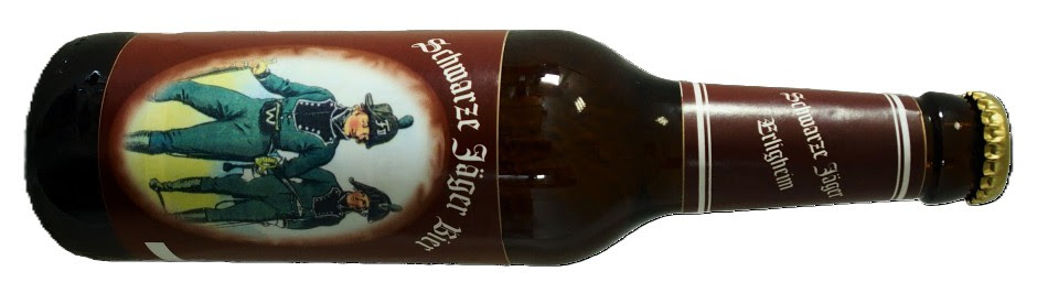 Flasche Schwarzer Jäger Bier mit historischem Etikett