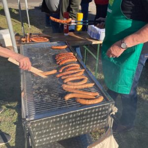 Rote Würste auf dem Grill