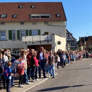 Zahlreiche Zuschauer am Straßenrand