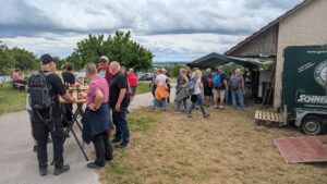 Geselliges Beisammensein an der Weinkanzel