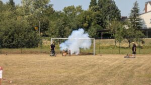 Rauchwolke über dem Festgelände
