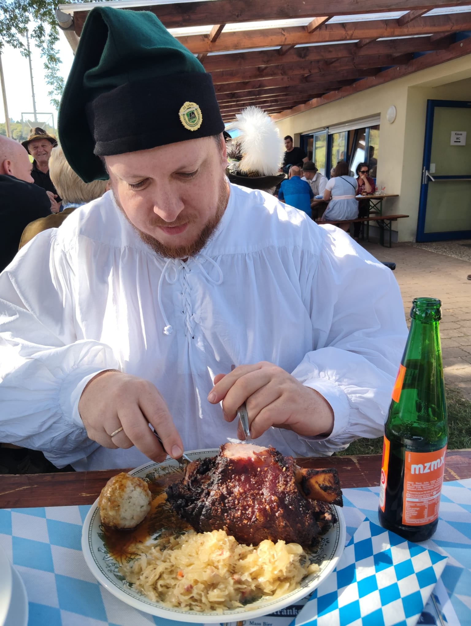 Brotzeit beim Badener Oktoberfest