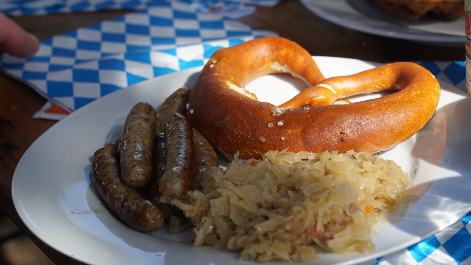 Brezel, Bratwurst und Kraut